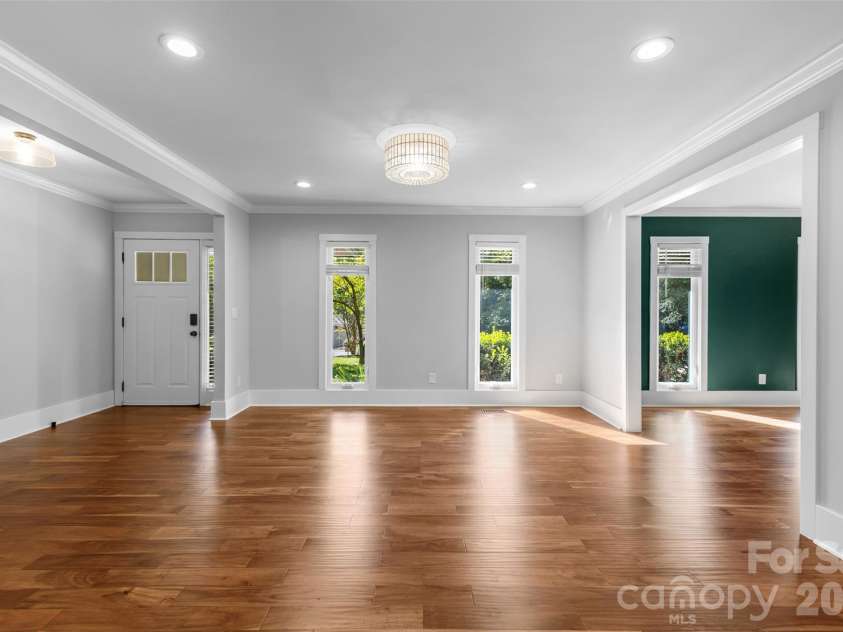 6 Catawba Ridge Court, Clover, SC 29710.  MLS# CAR4436158, YatesRealty ID 58191. Dining room