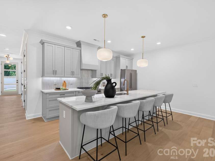 2515 Grimes Street, Charlotte, NC 28206.  MLS# CAR4436362, YatesRealty ID 58193. 