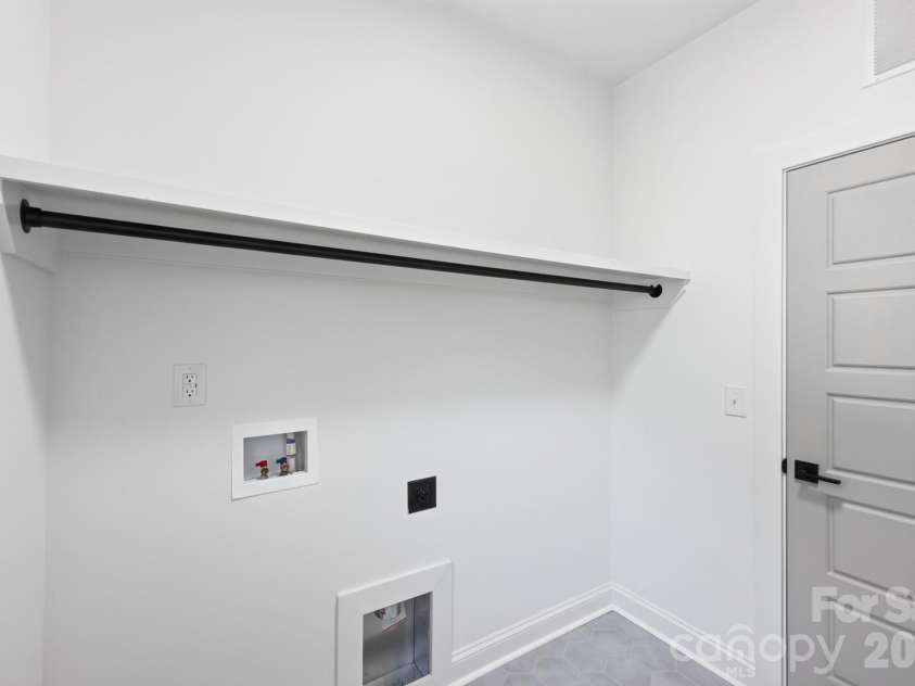 2515 Grimes Street, Charlotte, NC 28206.  MLS# CAR4436362, YatesRealty ID 58193. 