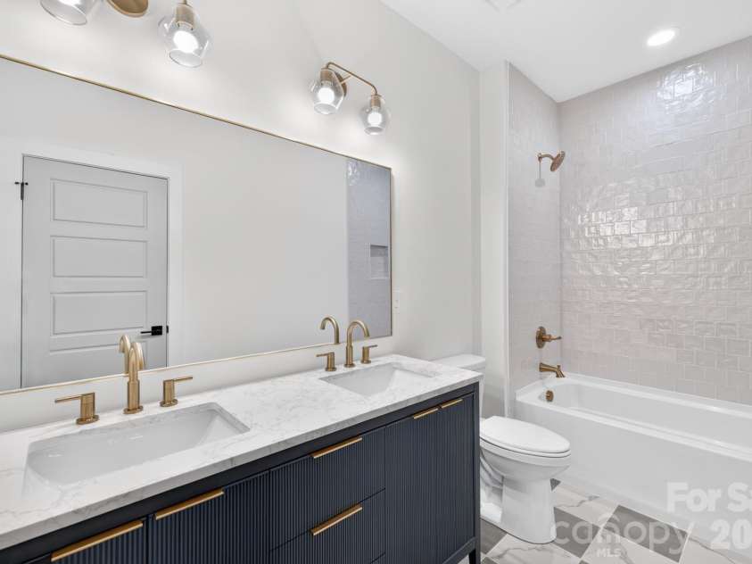 2515 Grimes Street, Charlotte, NC 28206.  MLS# CAR4436362, YatesRealty ID 58193. 