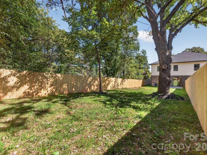 2515 Grimes Street, Charlotte, NC 28206.  MLS# CAR4436362, YatesRealty ID 58193. 