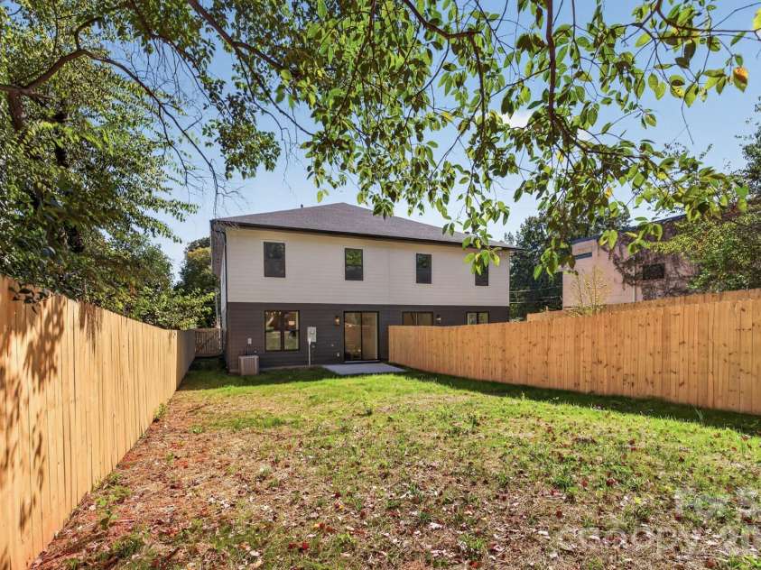 2515 Grimes Street, Charlotte, NC 28206.  MLS# CAR4436362, YatesRealty ID 58193. 