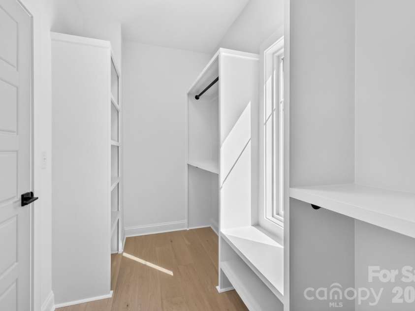 2515 Grimes Street, Charlotte, NC 28206.  MLS# CAR4436362, YatesRealty ID 58193. 