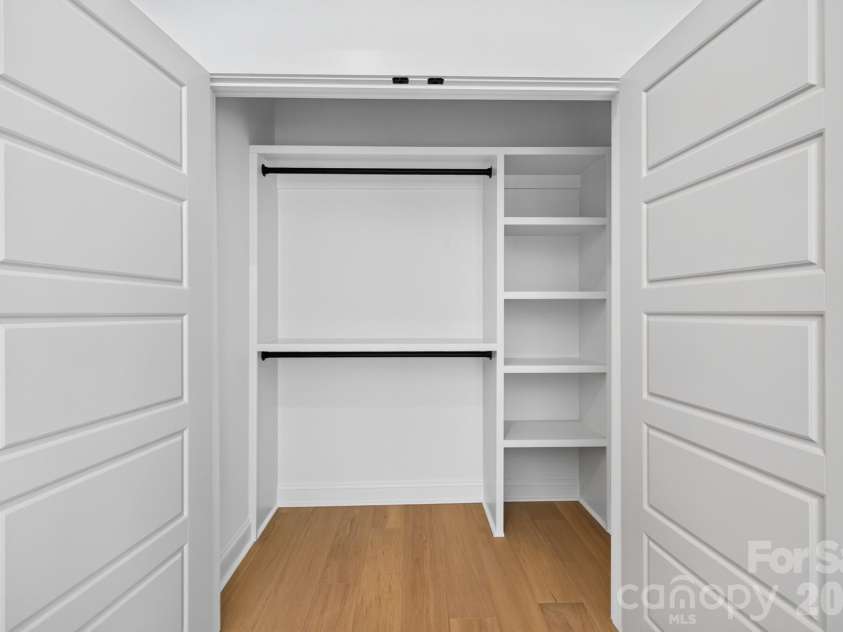 2515 Grimes Street, Charlotte, NC 28206.  MLS# CAR4436362, YatesRealty ID 58193. 