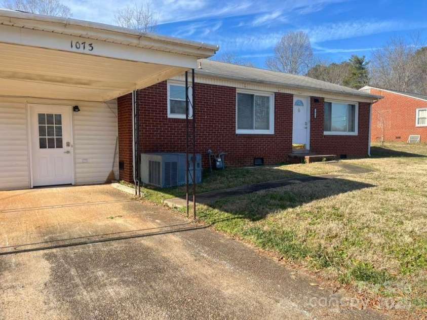 1073 Springdale Drive, Maiden, NC 28650.  MLS# CAR4330894, YatesRealty ID 582. 