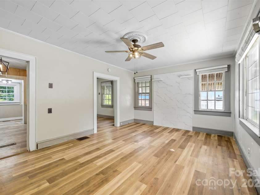 515 Suttle Street, Shelby, NC 28150.  MLS# CAR4308647, YatesRealty ID 582. 