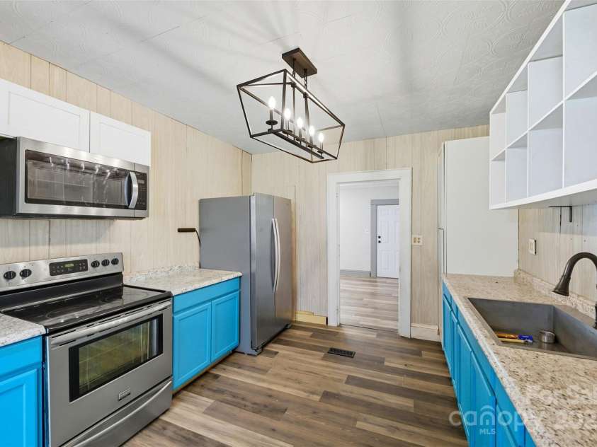 515 Suttle Street, Shelby, NC 28150.  MLS# CAR4308647, YatesRealty ID 582. 