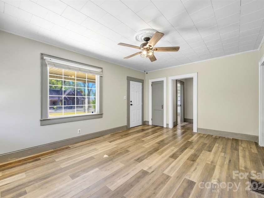 515 Suttle Street, Shelby, NC 28150.  MLS# CAR4308647, YatesRealty ID 582. 