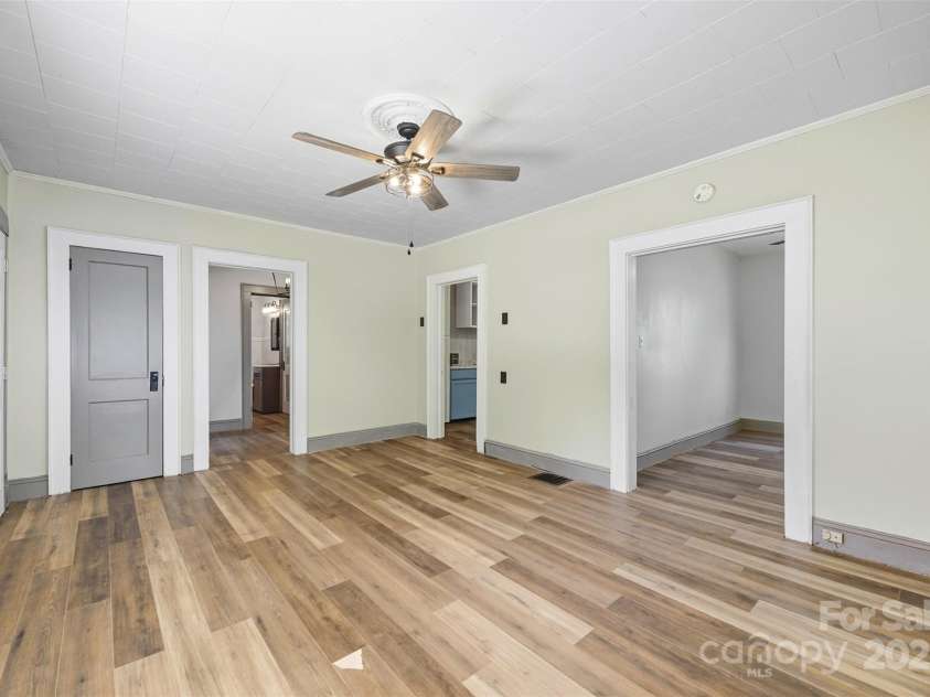 515 Suttle Street, Shelby, NC 28150.  MLS# CAR4308647, YatesRealty ID 582. 