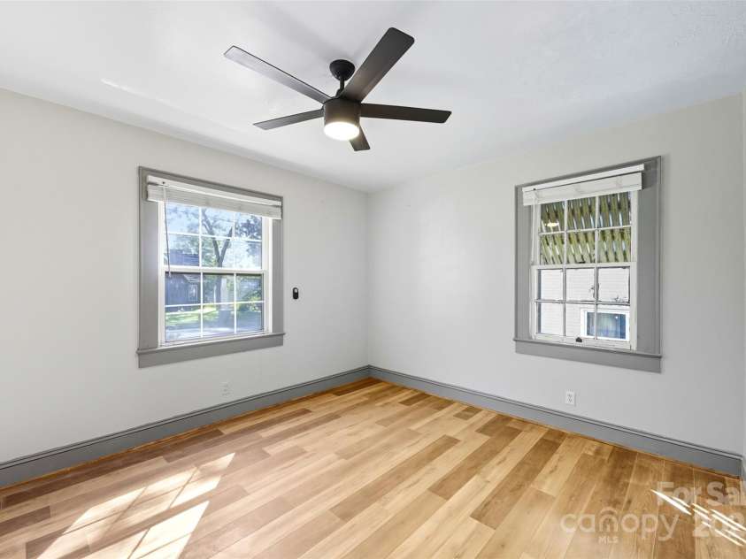 515 Suttle Street, Shelby, NC 28150.  MLS# CAR4308647, YatesRealty ID 582. 