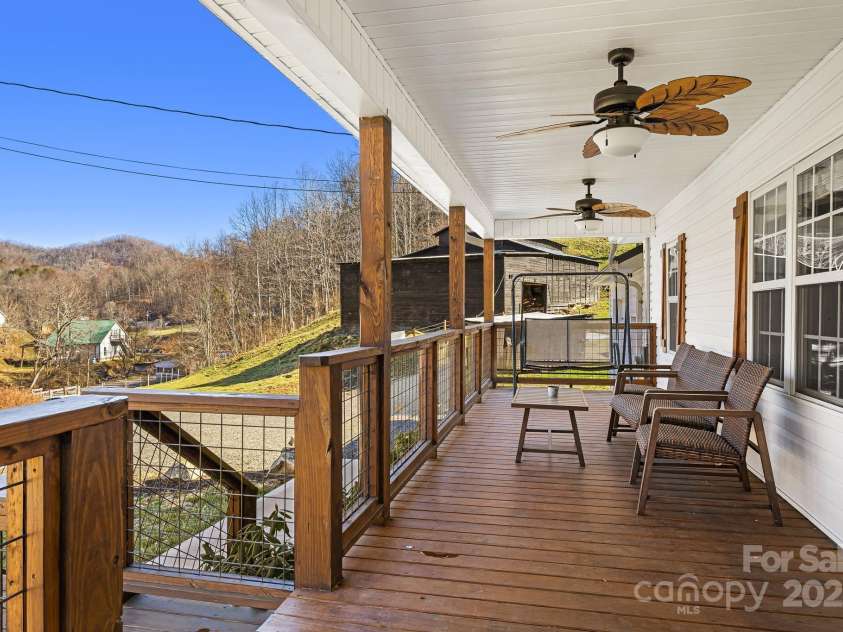 867 Indian Creek Road, Burnsville, NC 28714.  MLS# CAR4231140, YatesRealty ID 582. 