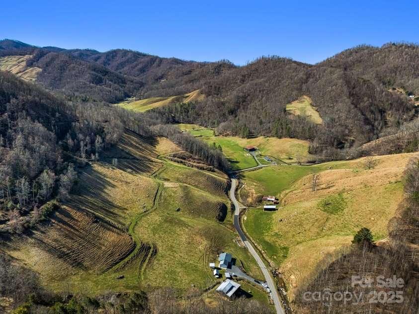 867 Indian Creek Road, Burnsville, NC 28714.  MLS# CAR4231140, YatesRealty ID 582. 