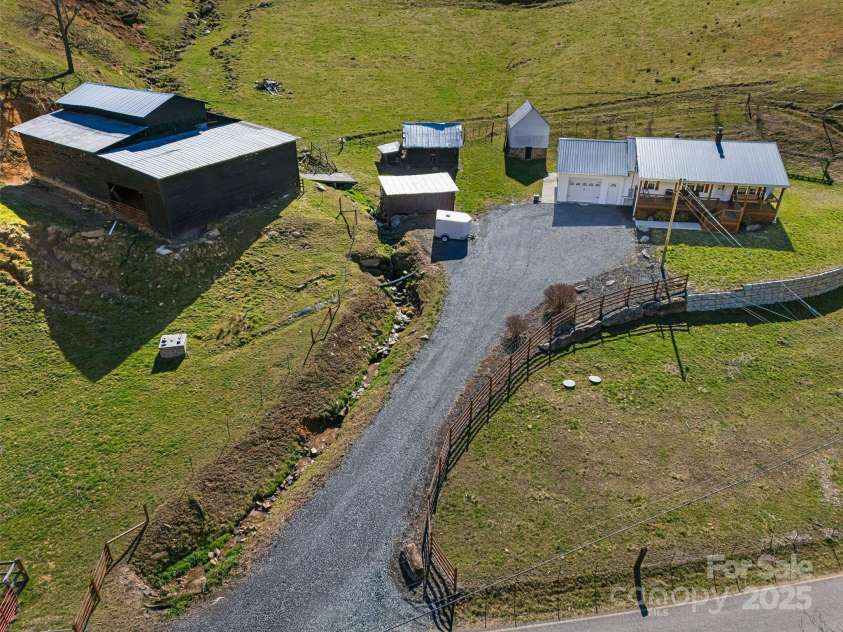 867 Indian Creek Road, Burnsville, NC 28714.  MLS# CAR4231140, YatesRealty ID 582. 