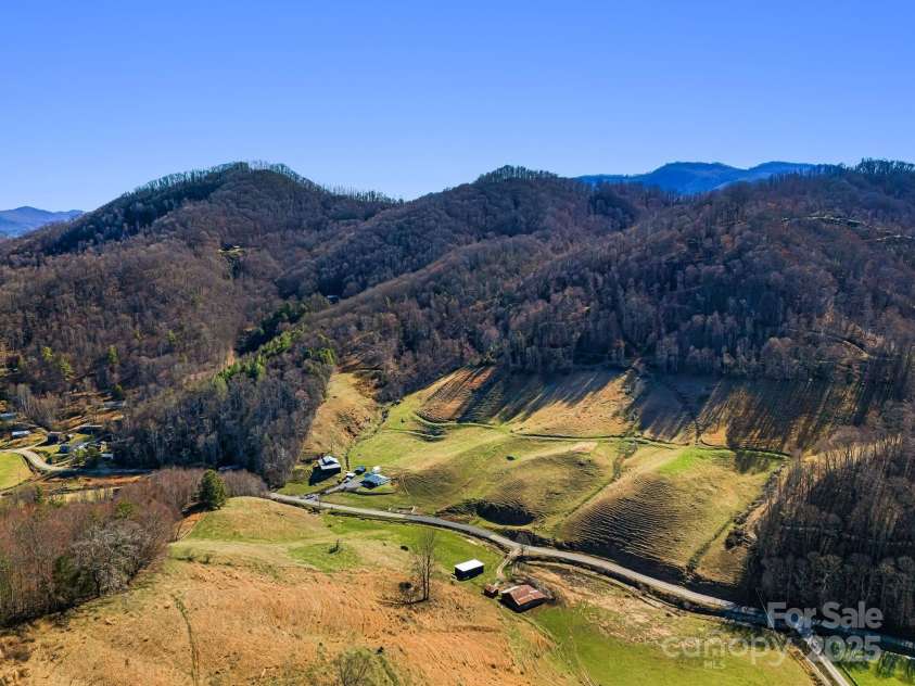 867 Indian Creek Road, Burnsville, NC 28714.  MLS# CAR4231140, YatesRealty ID 582. 