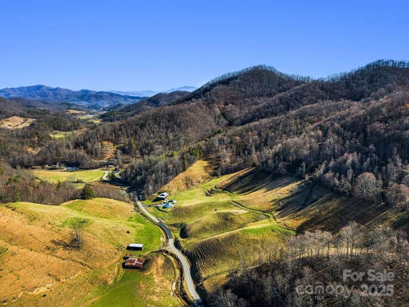 867 Indian Creek Road, Burnsville, NC 28714.  MLS# CAR4231140, YatesRealty ID 582. 