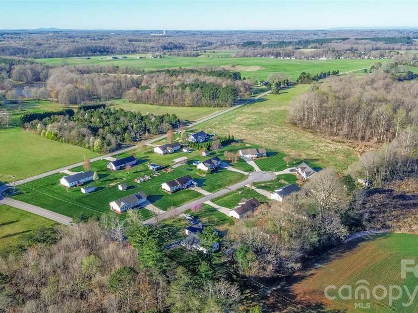 112 Chimney Ridge Lane, Statesville, NC 28625.  MLS# CAR4358303, YatesRealty ID 5820. 