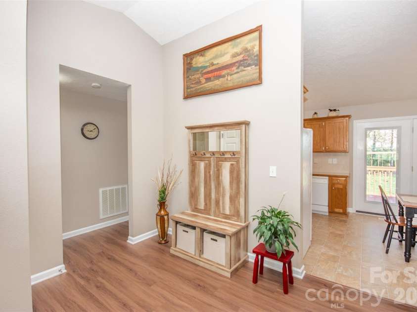 112 Chimney Ridge Lane, Statesville, NC 28625.  MLS# CAR4358303, YatesRealty ID 5820. 