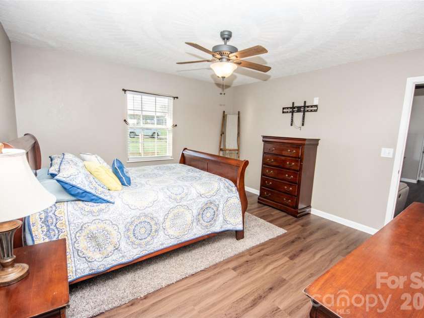 112 Chimney Ridge Lane, Statesville, NC 28625.  MLS# CAR4358303, YatesRealty ID 5820. 