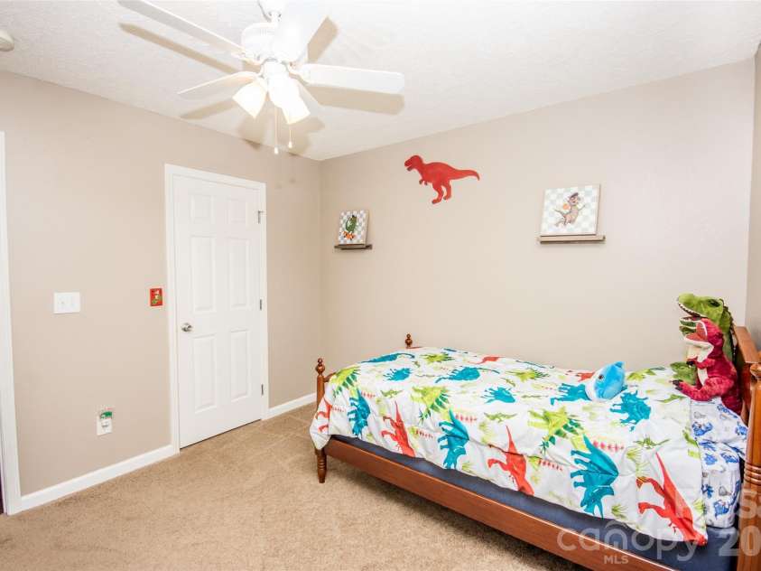 112 Chimney Ridge Lane, Statesville, NC 28625.  MLS# CAR4358303, YatesRealty ID 5820. 