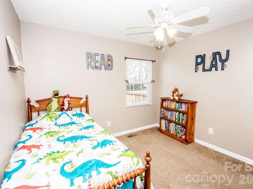 112 Chimney Ridge Lane, Statesville, NC 28625.  MLS# CAR4358303, YatesRealty ID 5820. 