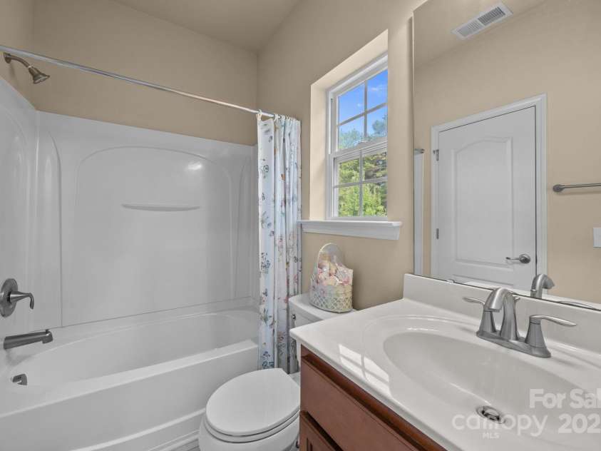 417 Stowe Road, Belmont, NC 28012.  MLS# CAR4282797, YatesRealty ID 5820. 