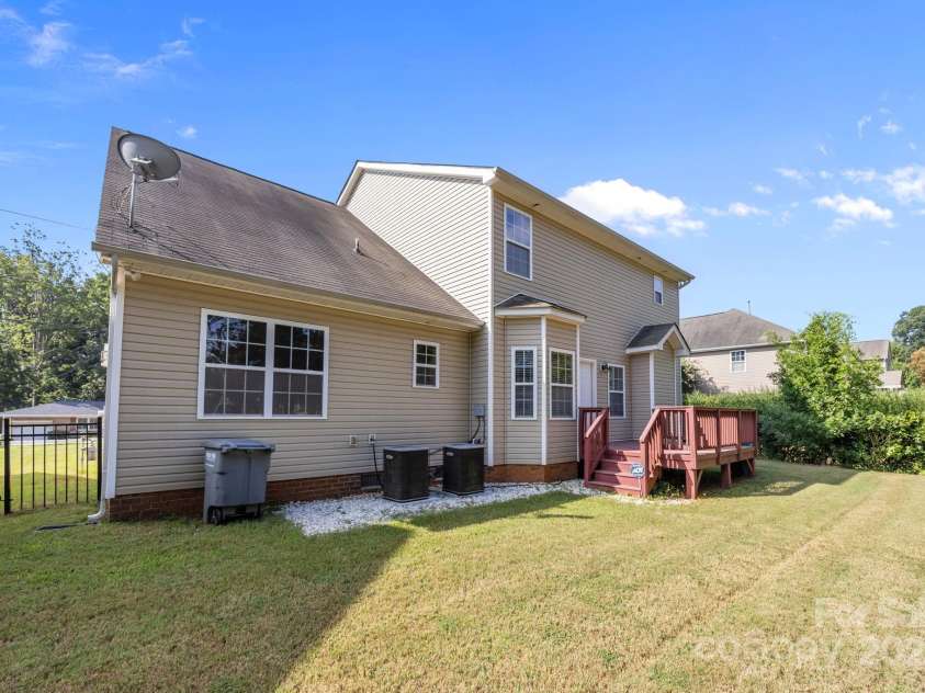 417 Stowe Road, Belmont, NC 28012.  MLS# CAR4282797, YatesRealty ID 5820. 