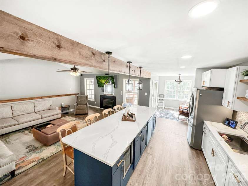 3232 47th Avenue Place, Hickory, NC 28601.  MLS# CAR4436548, YatesRealty ID 58200. 