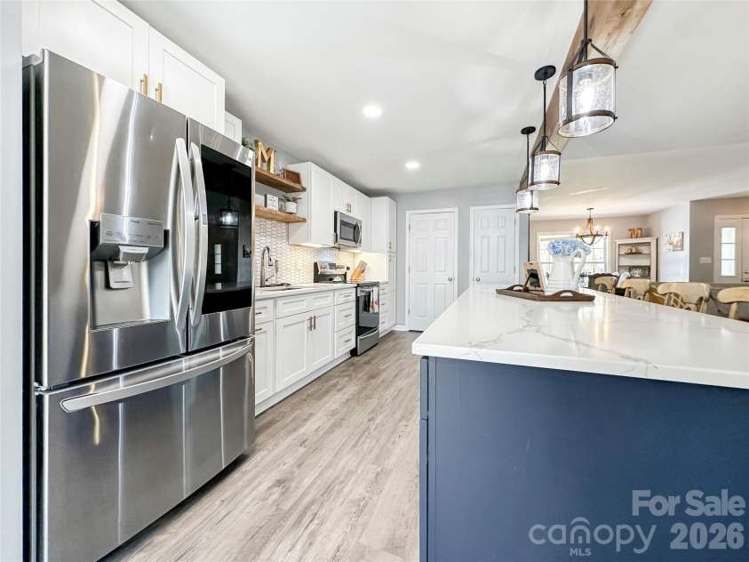 3232 47th Avenue Place, Hickory, NC 28601.  MLS# CAR4436548, YatesRealty ID 58200. 