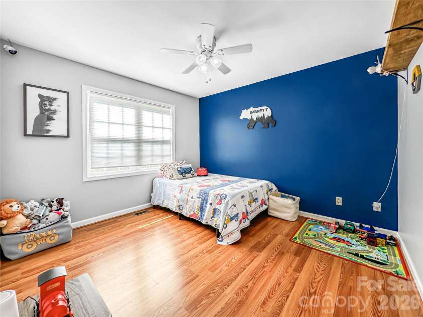 3232 47th Avenue Place, Hickory, NC 28601.  MLS# CAR4436548, YatesRealty ID 58200. 