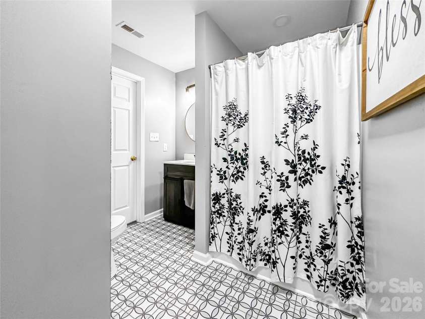3232 47th Avenue Place, Hickory, NC 28601.  MLS# CAR4436548, YatesRealty ID 58200. 