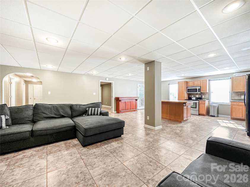 3232 47th Avenue Place, Hickory, NC 28601.  MLS# CAR4436548, YatesRealty ID 58200. 