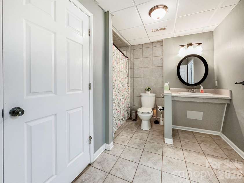 3232 47th Avenue Place, Hickory, NC 28601.  MLS# CAR4436548, YatesRealty ID 58200. 