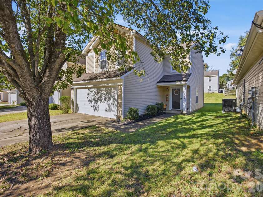 8335 Wallace Glen Drive, Charlotte, NC 28212.  MLS# CAR4435997, YatesRealty ID 58207. 