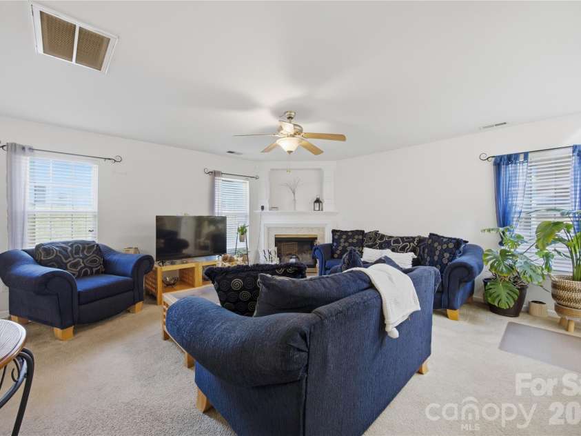 8335 Wallace Glen Drive, Charlotte, NC 28212.  MLS# CAR4435997, YatesRealty ID 58207. 