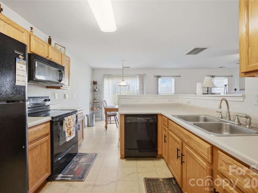8335 Wallace Glen Drive, Charlotte, NC 28212.  MLS# CAR4435997, YatesRealty ID 58207. 