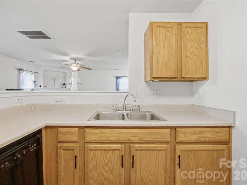 8335 Wallace Glen Drive, Charlotte, NC 28212.  MLS# CAR4435997, YatesRealty ID 58207. 