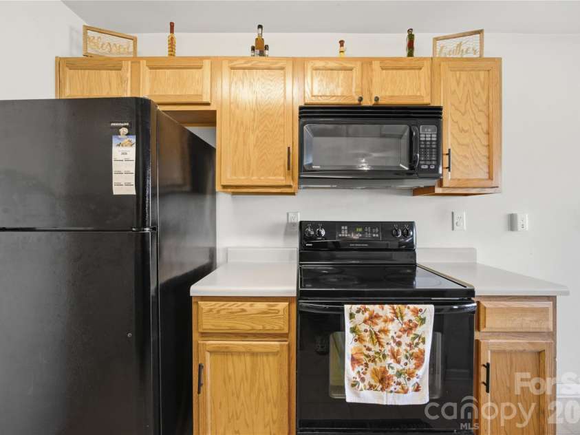 8335 Wallace Glen Drive, Charlotte, NC 28212.  MLS# CAR4435997, YatesRealty ID 58207. 