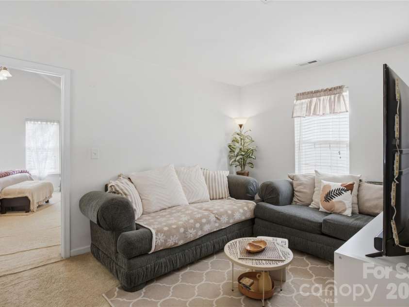 8335 Wallace Glen Drive, Charlotte, NC 28212.  MLS# CAR4435997, YatesRealty ID 58207. 
