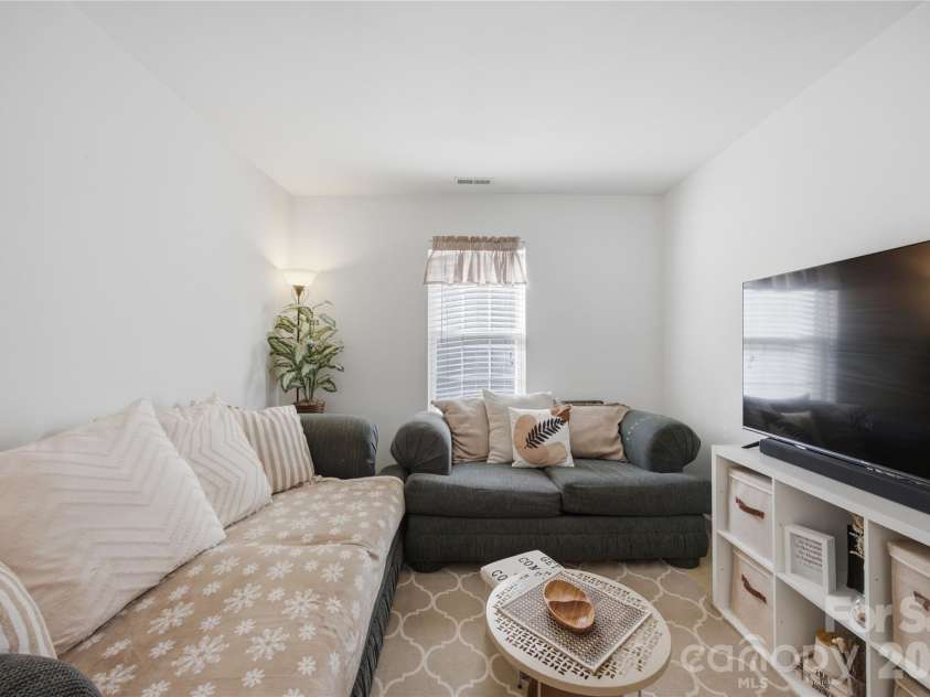 8335 Wallace Glen Drive, Charlotte, NC 28212.  MLS# CAR4435997, YatesRealty ID 58207. 