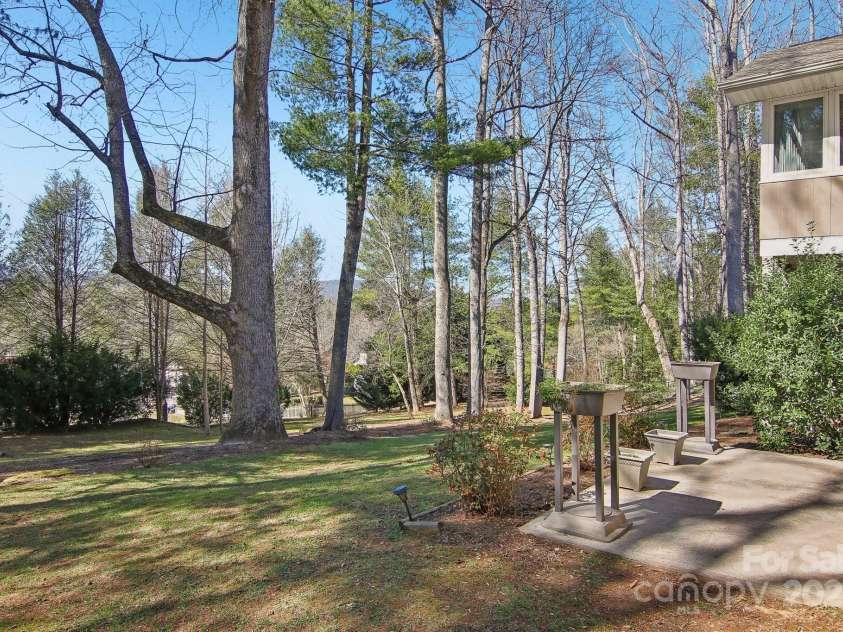 127 Kalmia Terrace Court, Hendersonville, NC 28739.  MLS# CAR4227852, YatesRealty ID 5821. 