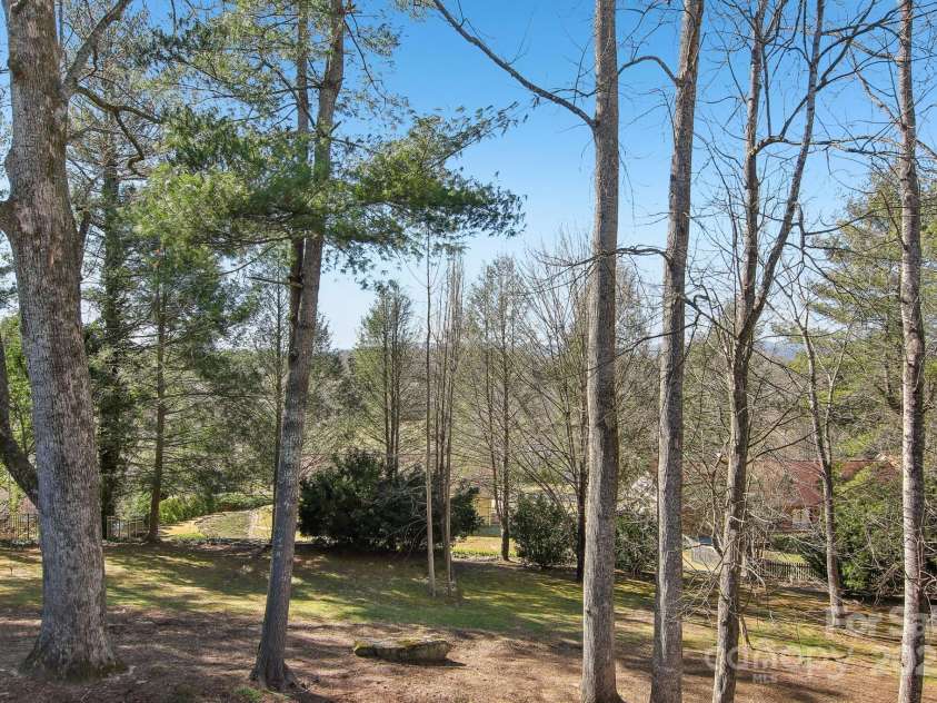 127 Kalmia Terrace Court, Hendersonville, NC 28739.  MLS# CAR4227852, YatesRealty ID 5821. 