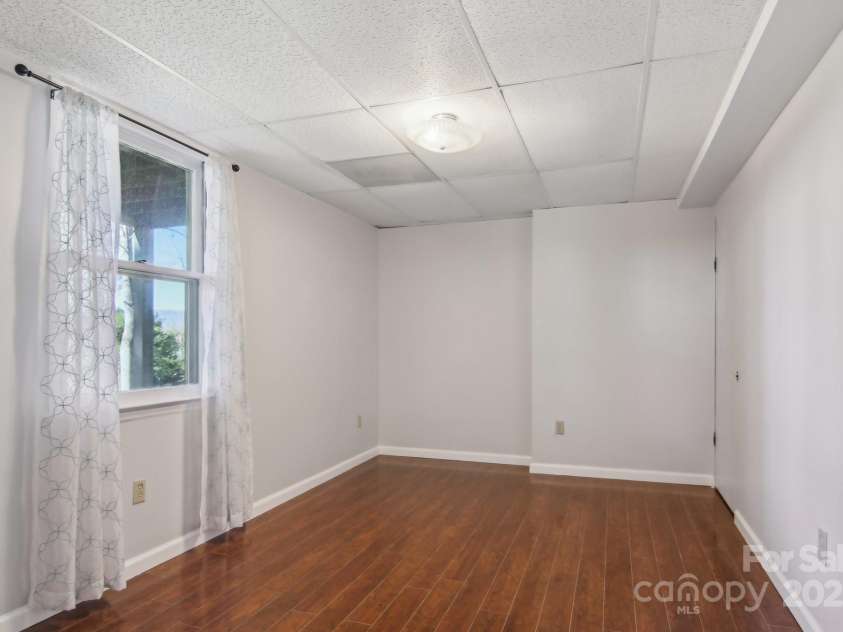 127 Kalmia Terrace Court, Hendersonville, NC 28739.  MLS# CAR4227852, YatesRealty ID 5821. Bonus room with closet