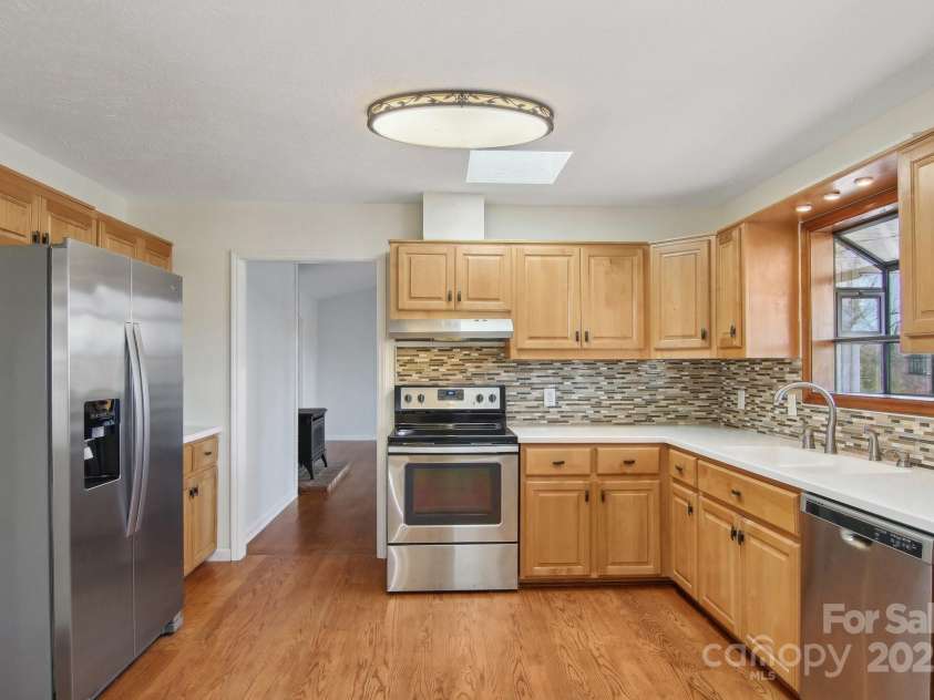 127 Kalmia Terrace Court, Hendersonville, NC 28739.  MLS# CAR4227852, YatesRealty ID 5821. Kitchen