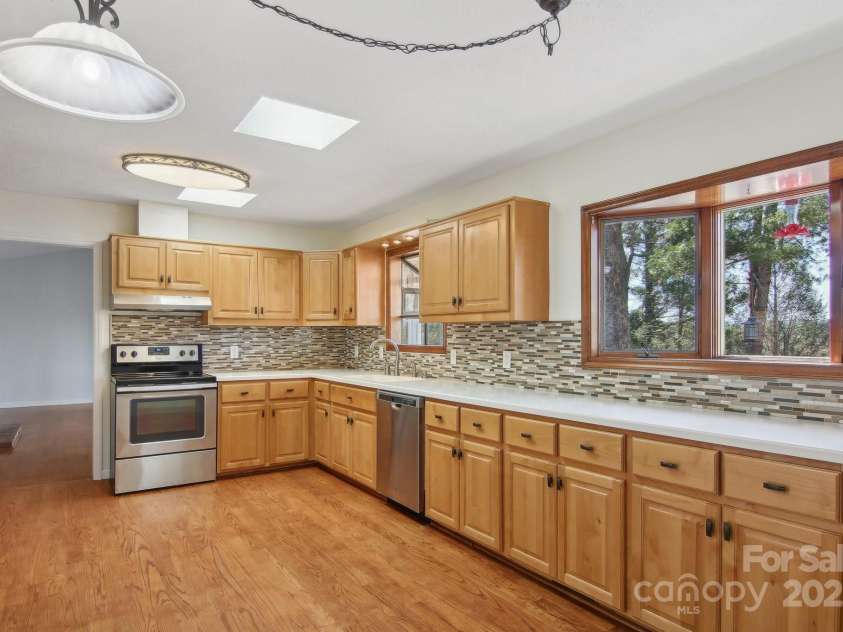 127 Kalmia Terrace Court, Hendersonville, NC 28739.  MLS# CAR4227852, YatesRealty ID 5821. Kitchen