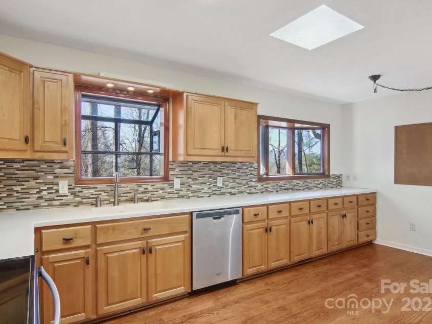 127 Kalmia Terrace Court, Hendersonville, NC 28739.  MLS# CAR4227852, YatesRealty ID 5821. Kitchen