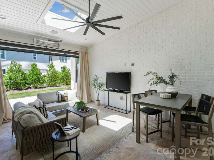 4031 Pritchard Place, Fort Mill, SC 29715.  MLS# CAR4391499, YatesRealty ID 5821. Gorgeous Courtyard