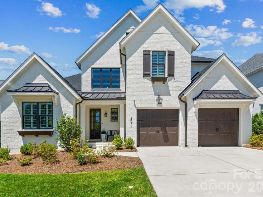 4031 Pritchard Place, Fort Mill, SC 29715.  MLS# CAR4391499, YatesRealty ID 5821. Stunning Front