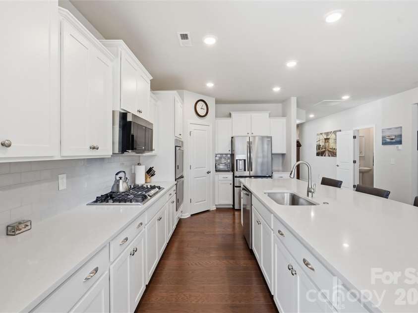 3162 Windhaven Lane, Tega Cay, SC 29708.  MLS# CAR4434420, YatesRealty ID 58210. Quartz Countertops