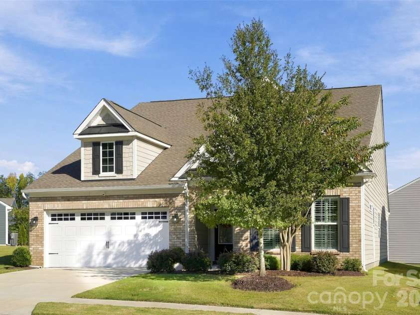 3162 Windhaven Lane, Tega Cay, SC 29708.  MLS# CAR4434420, YatesRealty ID 58210. Welcome Home!