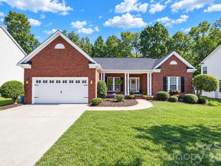 117 Doby Creek Court, Fort Mill, SC 29715.  MLS# CAR4434295, YatesRealty ID 58213. 